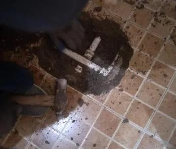 日土卫生间漏水维修公司为您分享下卫生间渗水如何处理及注意事项