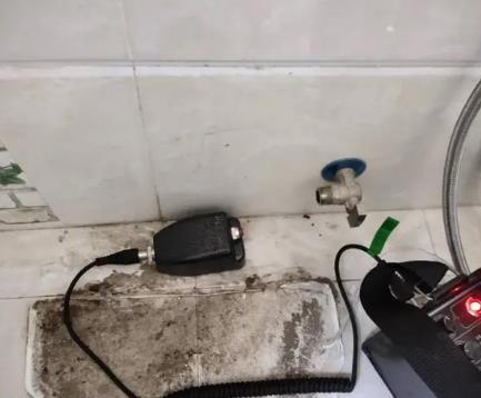 日土屋顶漏水维修公司分享下卫生间漏水的危害及解决方法